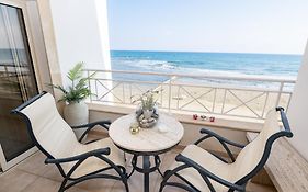 Quattro Beachfront Sea View Ap 4